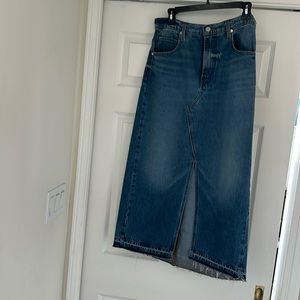 FRAME "The Midaxi Skirt" a released raw hem in faded medium-wash denim, Size 28-